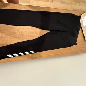 **NEW **PACT Grateful Dead leggings size M